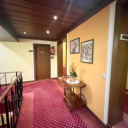 Attergauhof Hotel 3*