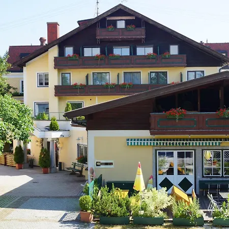 Attergauhof 3* Sankt Georgen im Attergau